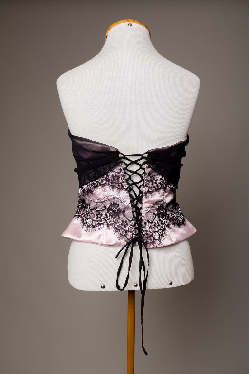 Corset Rosa com Aplicações em Renda Chantilly
