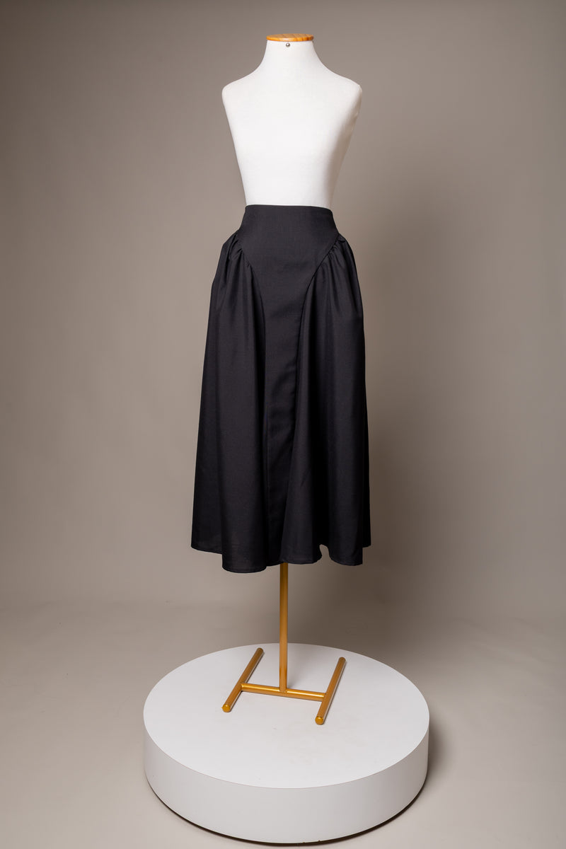 Saia Midi Ancas em Crepe Fosco