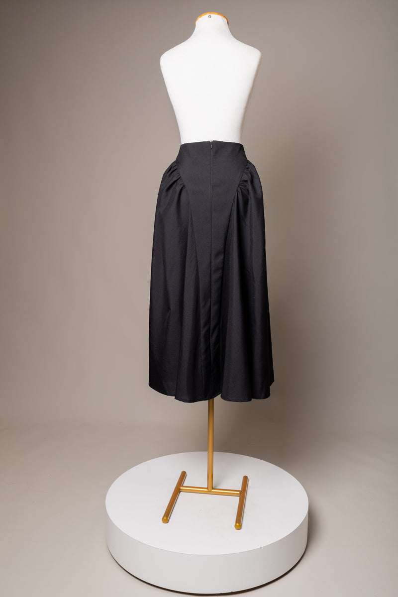 Saia Midi Ancas em Crepe Fosco
